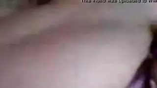 فتاة مثيرة تلعب بفرجها المبلل استمناء فردي إكس إكس إكس